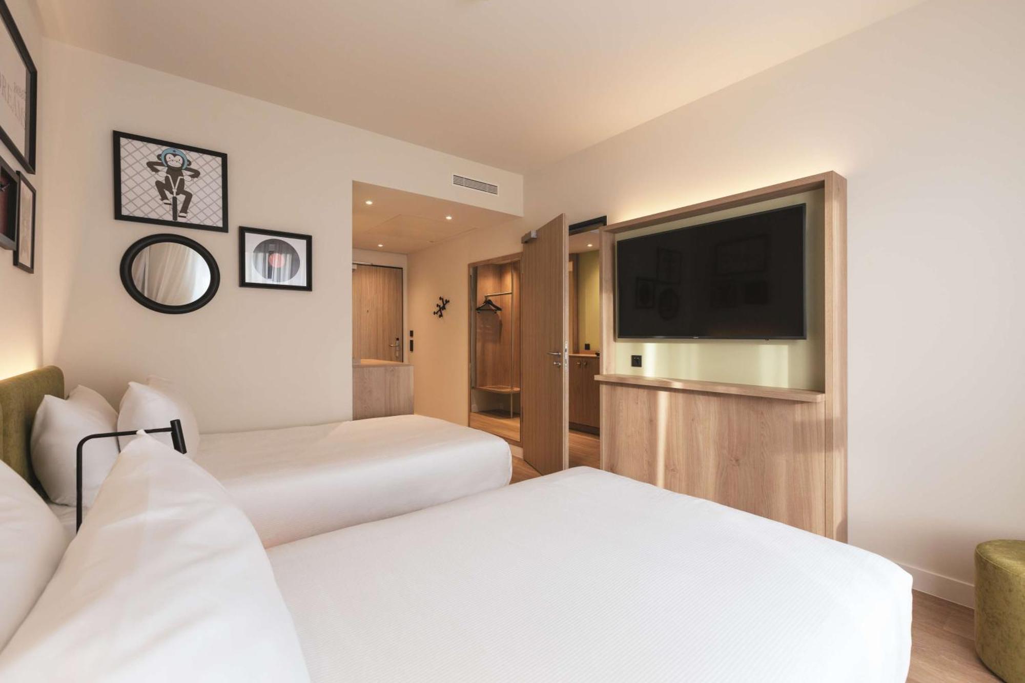 Hampton By Hilton Konstanz Hotel Bagian luar foto