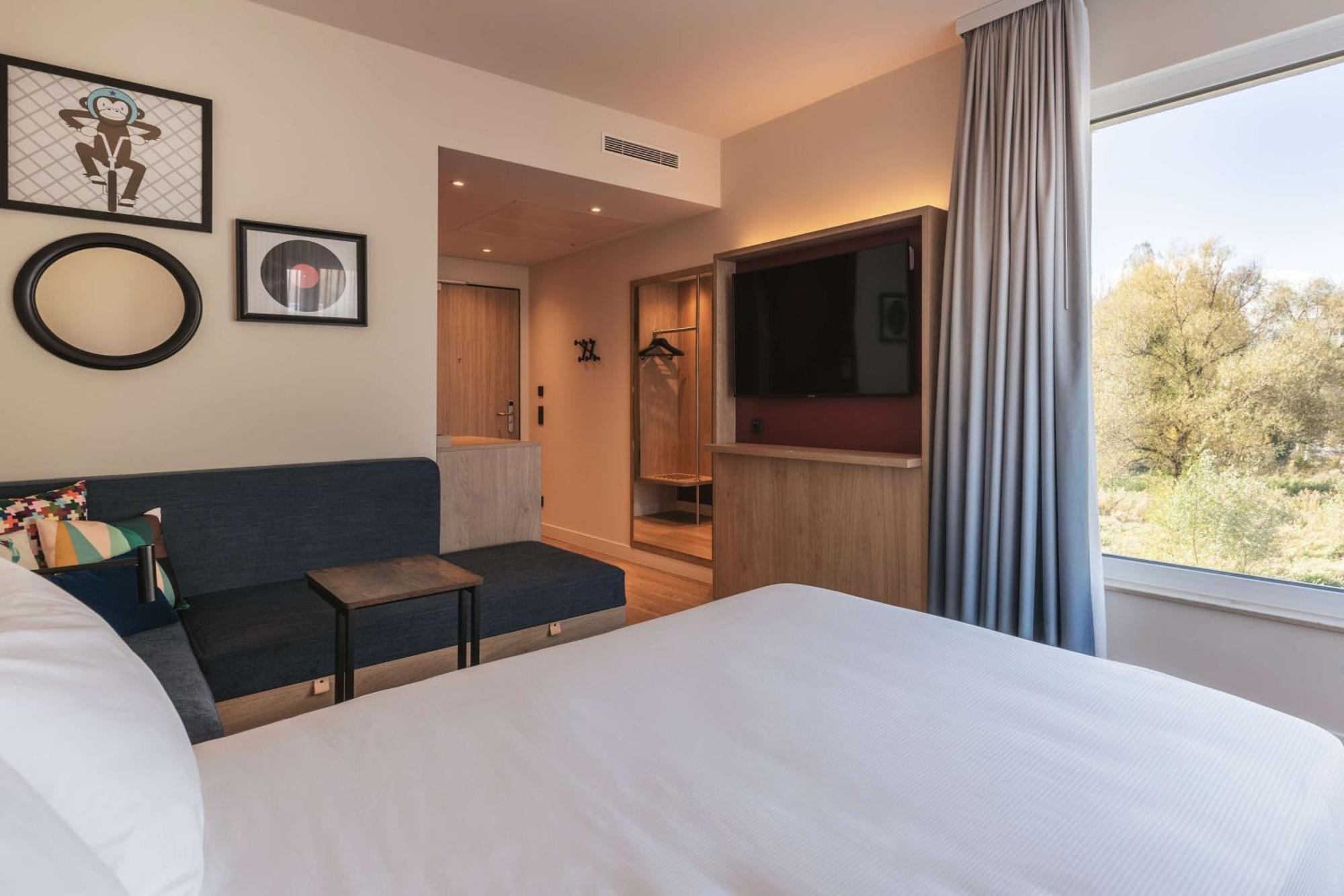 Hampton By Hilton Konstanz Hotel Bagian luar foto