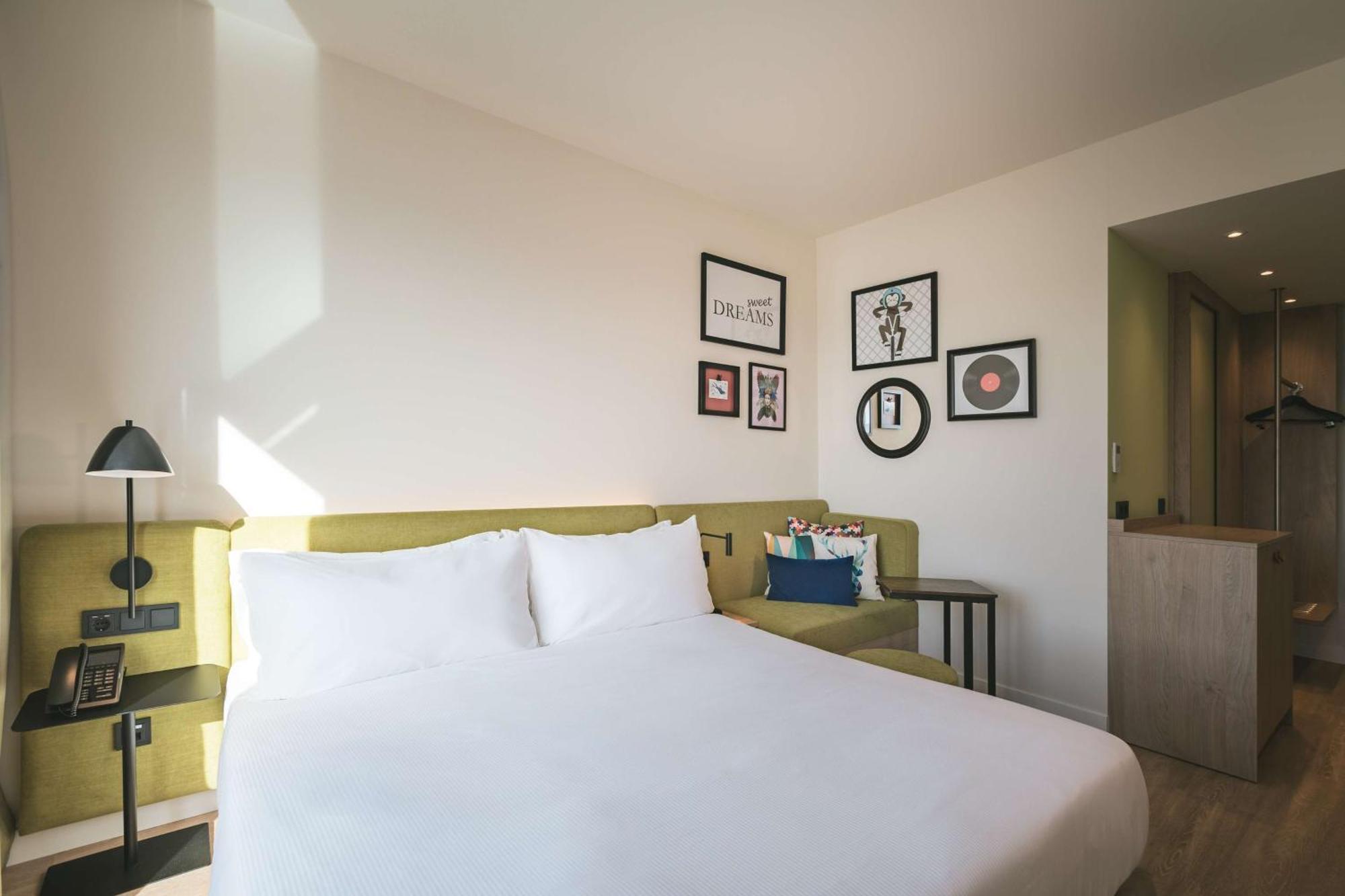 Hampton By Hilton Konstanz Hotel Bagian luar foto