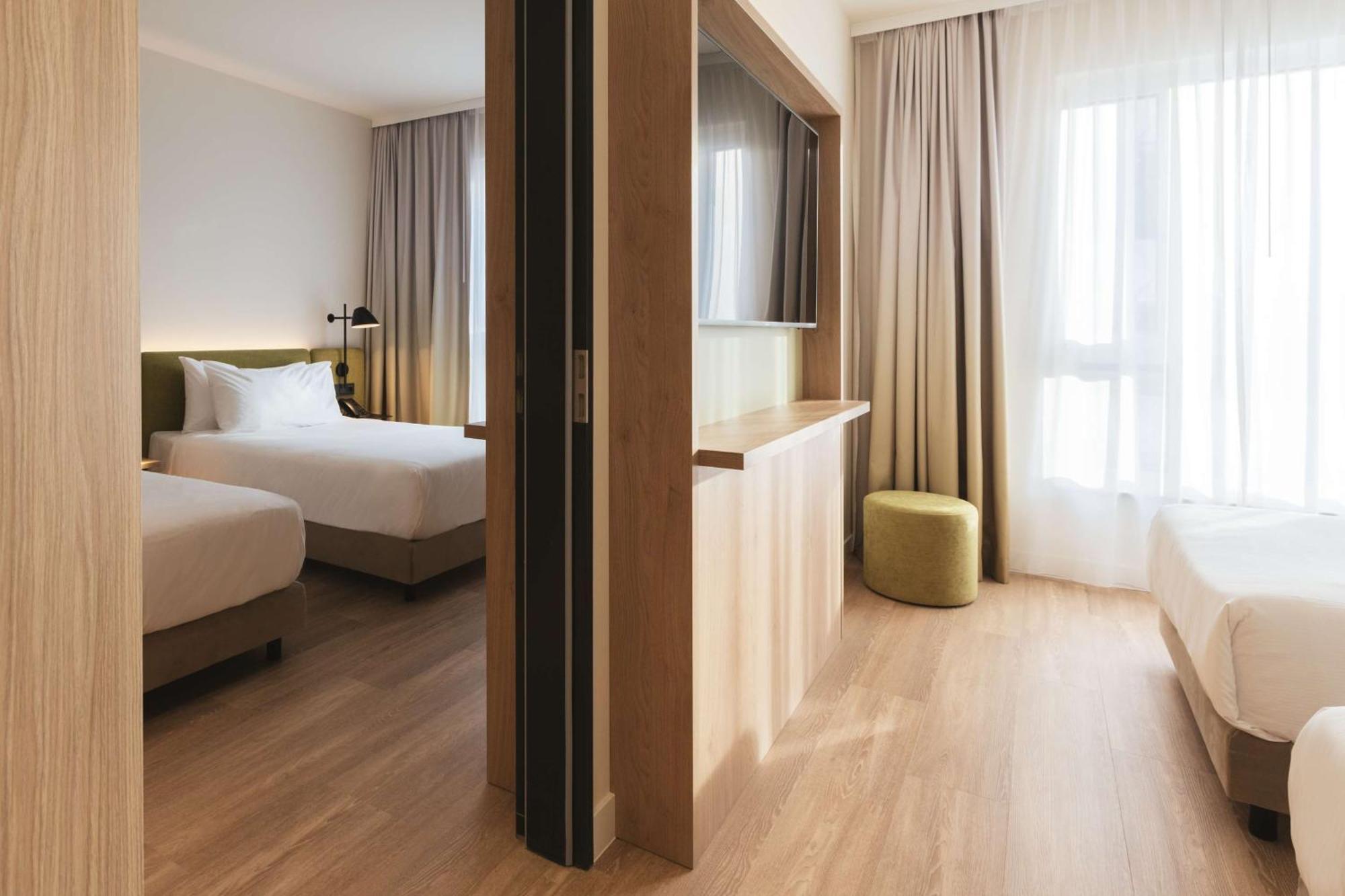 Hampton By Hilton Konstanz Hotel Bagian luar foto